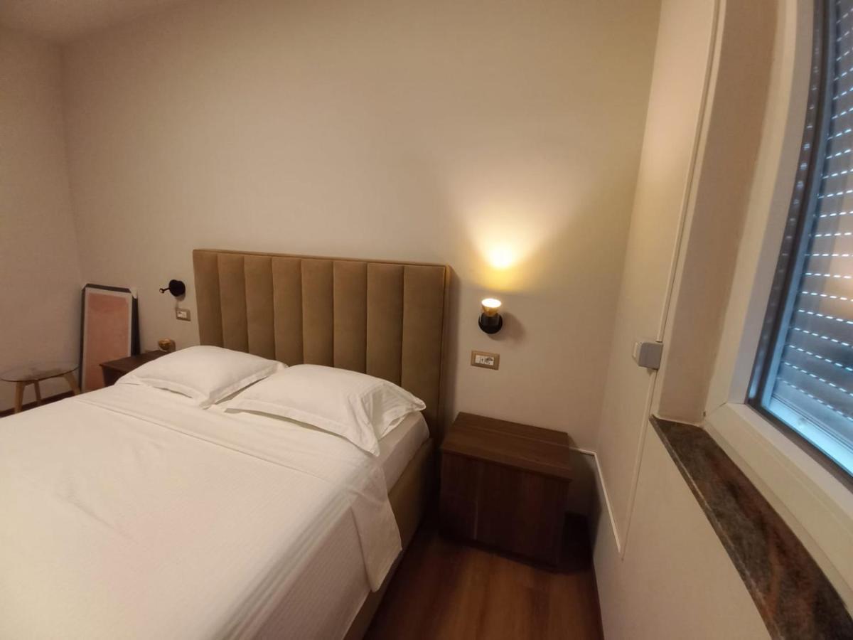 Penthouse Rooms & Aparts Tirana Exterior photo