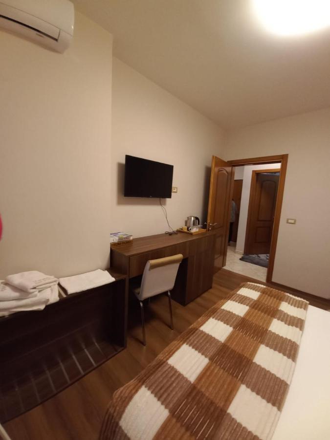 Penthouse Rooms & Aparts Tirana Exterior photo