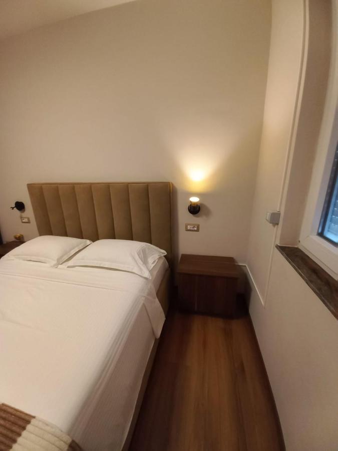 Penthouse Rooms & Aparts Tirana Exterior photo
