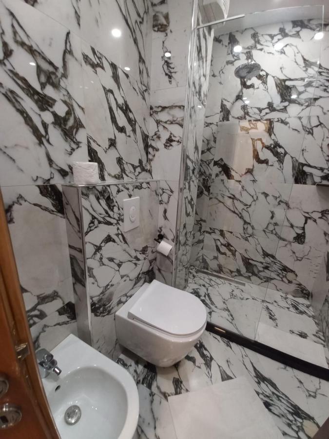 Penthouse Rooms & Aparts Tirana Exterior photo