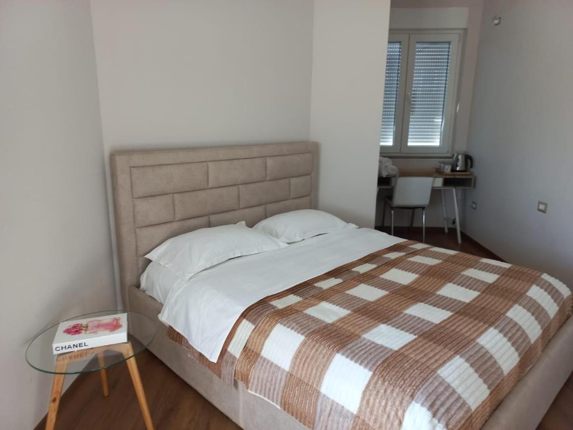 Penthouse Rooms & Aparts Tirana Exterior photo