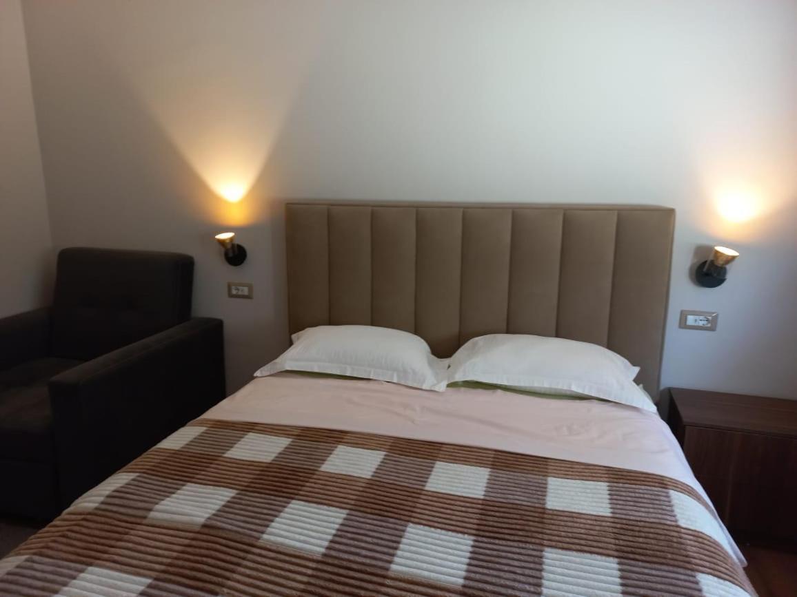 Penthouse Rooms & Aparts Tirana Exterior photo
