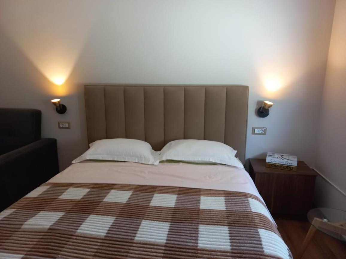 Penthouse Rooms & Aparts Tirana Exterior photo