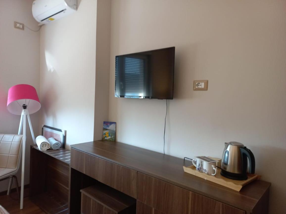 Penthouse Rooms & Aparts Tirana Exterior photo