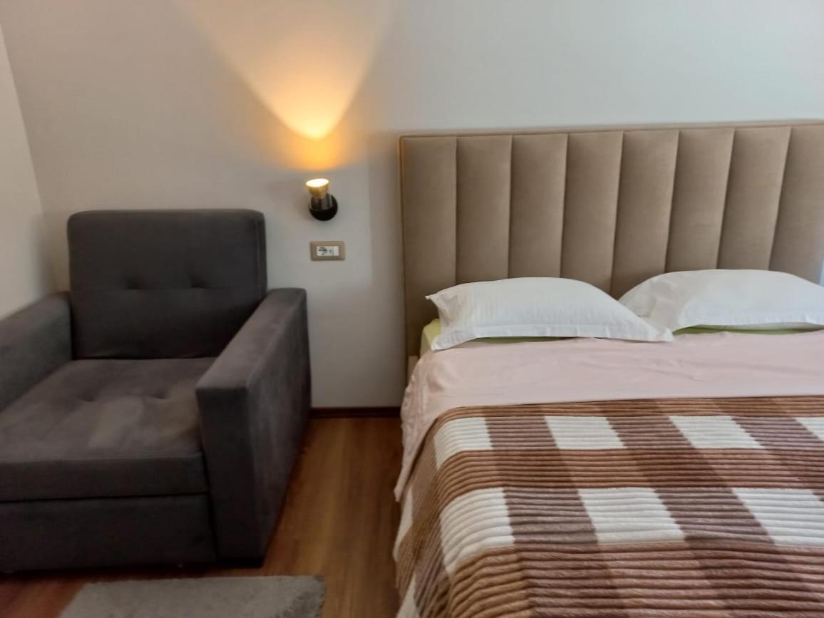 Penthouse Rooms & Aparts Tirana Exterior photo