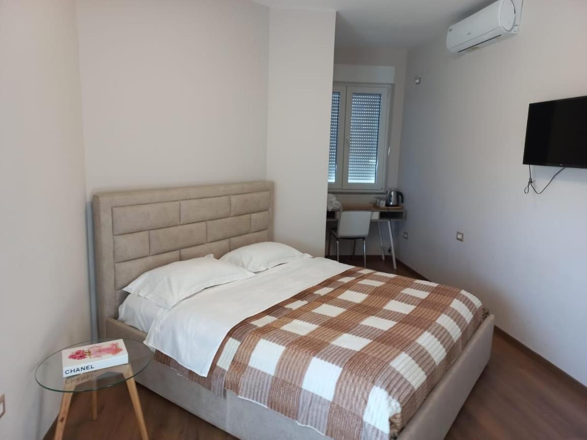 Penthouse Rooms & Aparts Tirana Exterior photo